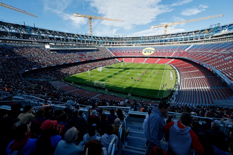 世体：10000名纽卡球迷前往巴塞罗那，但仅2934人有比赛门票