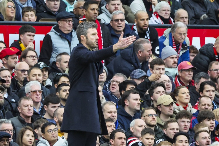 邮报：曼联为远征伯恩茅斯的球迷提供免费大巴服务，约400人受益