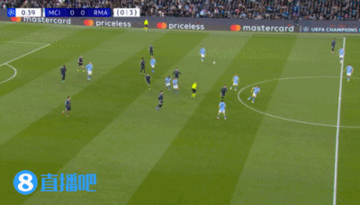 开场失良机！胡桑诺夫解围失误，巴尔韦德单刀机会射门被扑