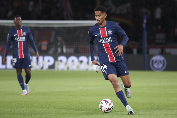 19岁304天！马尤卢成为欧冠淘汰赛为巴黎攻入3球最年轻球员