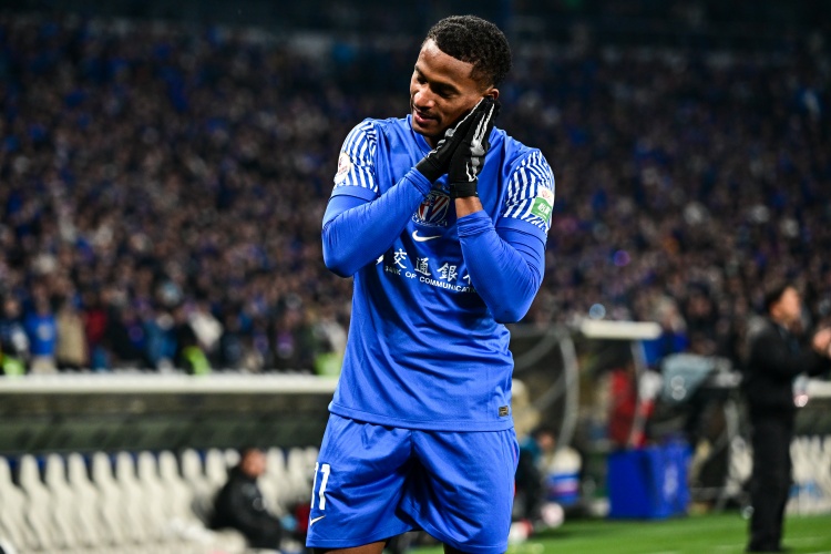 记者：米内罗、李可、吴曦随申花出发北京，盖伊难赶上京沪大战