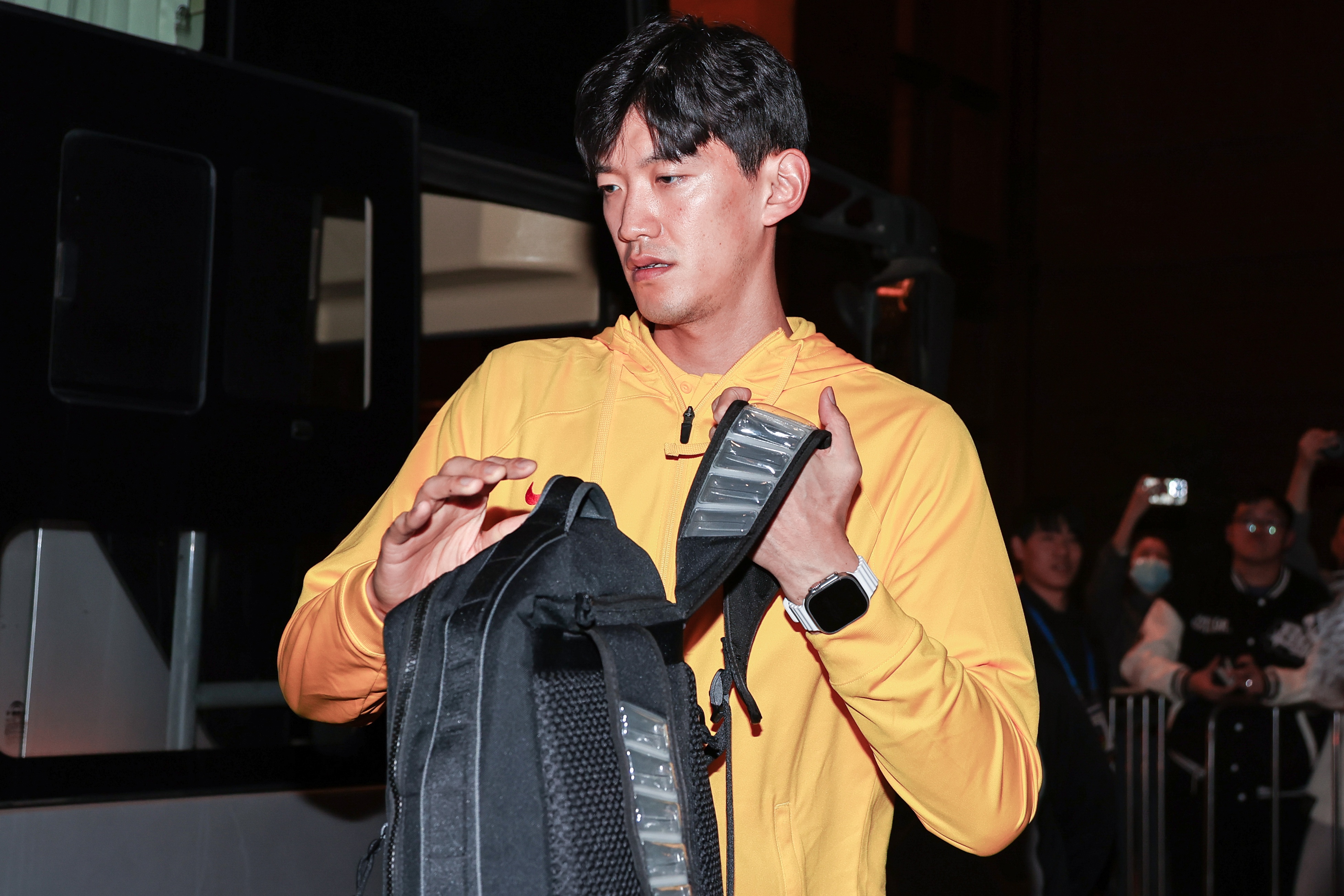 北青：颜骏凌、韦世豪等人将入选国足，徐彬先回国内再随队出征