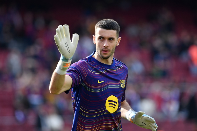 记者：因左小腿肌肉轻微撕裂，霍安·加西亚将缺席两到三周