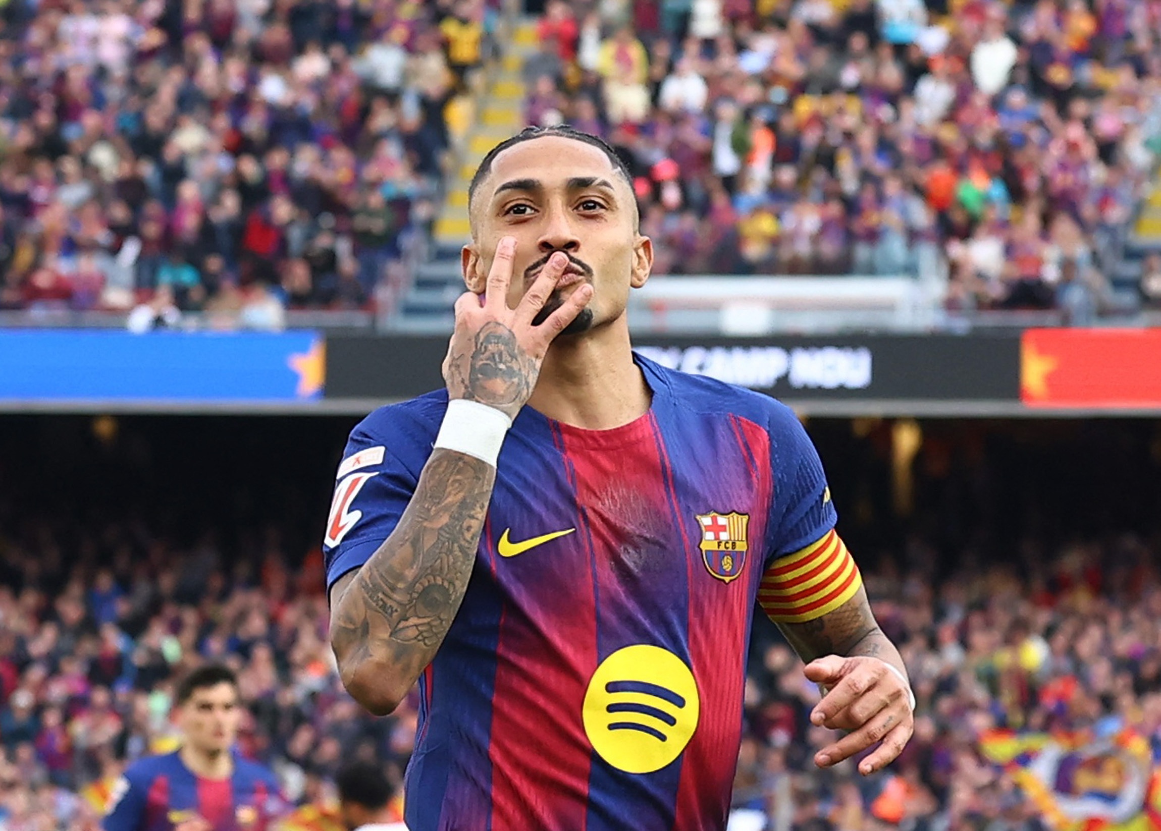 11球11助！巴萨生涯16个欧冠主场，拉菲尼亚直接参与22球