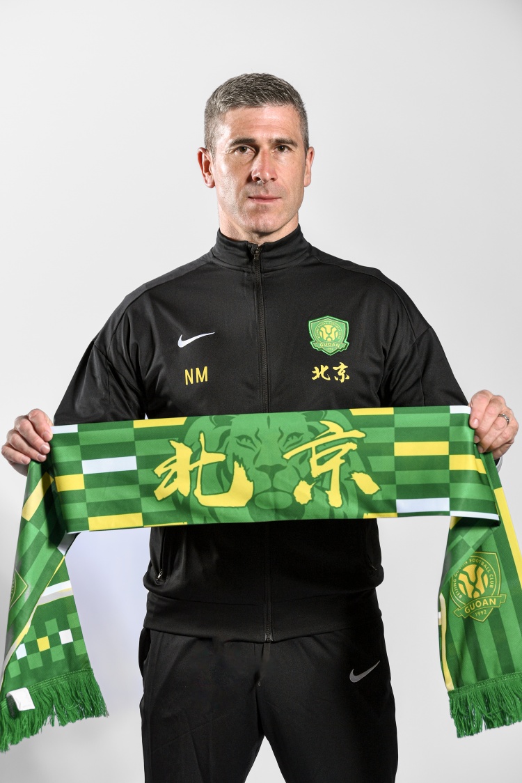 蒙哥马利回应误判：过去的事情不能改变，我们永远尊重裁判的决定