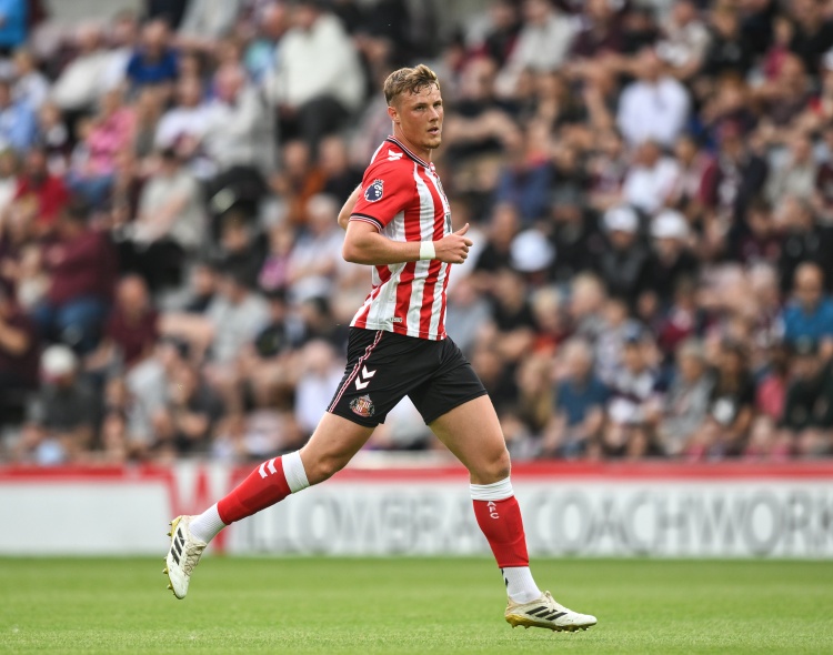 天空体育：北爱尔兰后卫巴拉德腿筋受伤，缺席对阵意大利世预赛