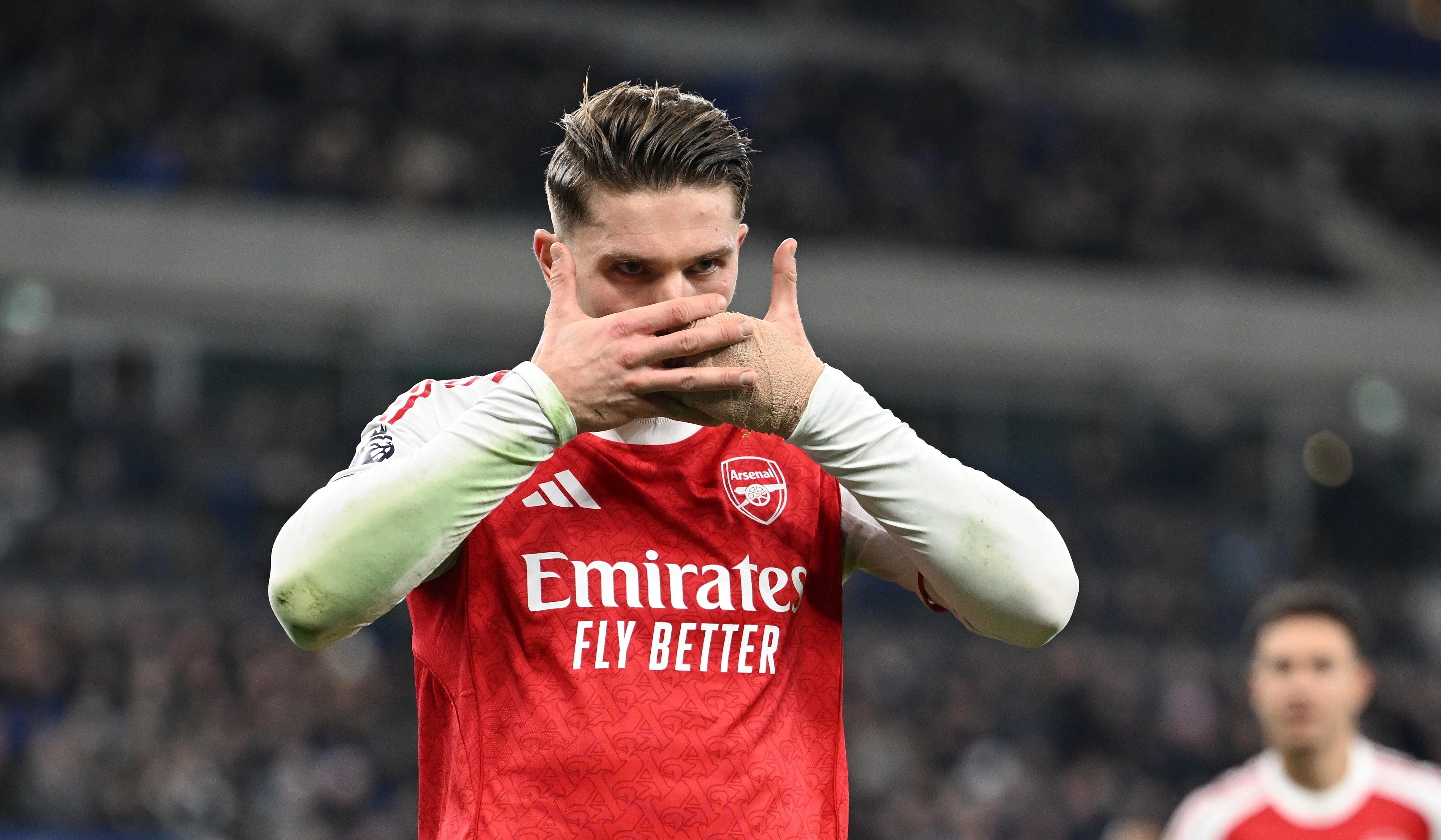 换掉约克雷斯?卡拉格:阿森纳攻击线只能算一般,仍需买一名中锋