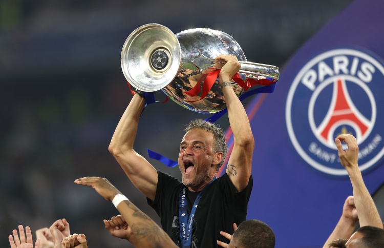 执教不到三年已夺八座冠军!斯基拉:巴黎开始与恩里克谈续约