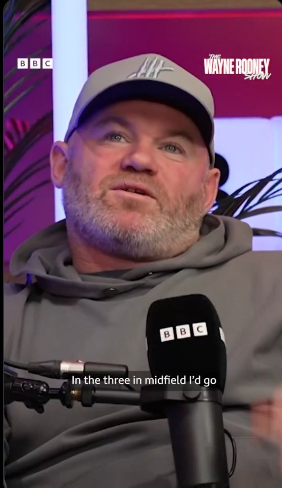 鲁尼评队友最佳中场三人组：斯科尔斯、卡里克、杰拉德