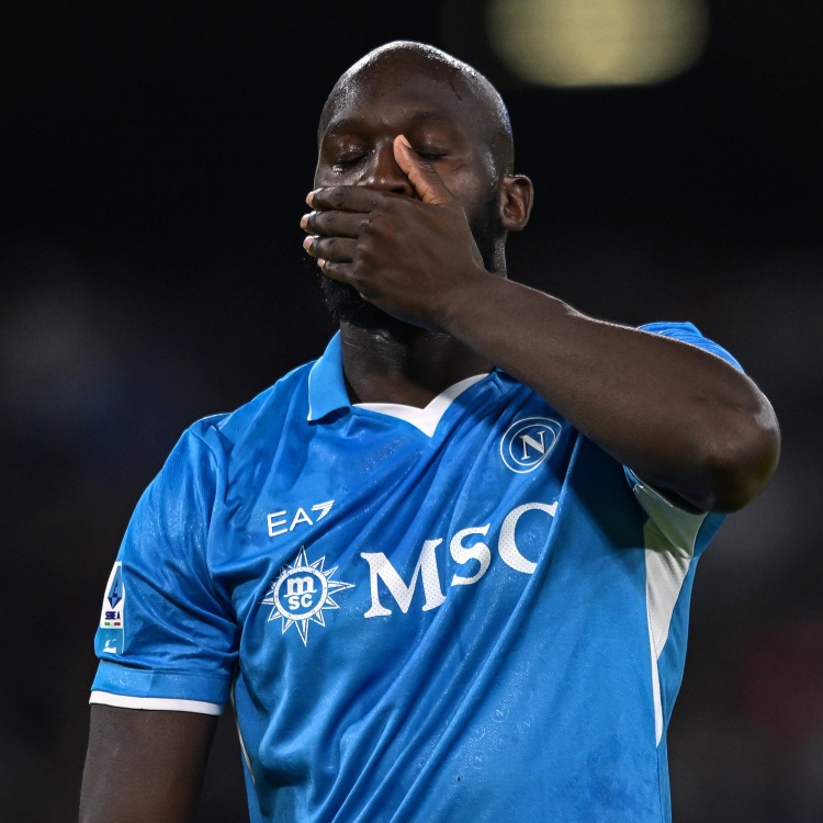 米体:卢卡库不回那不勒斯训练基地参加训练,俱乐部相当不满