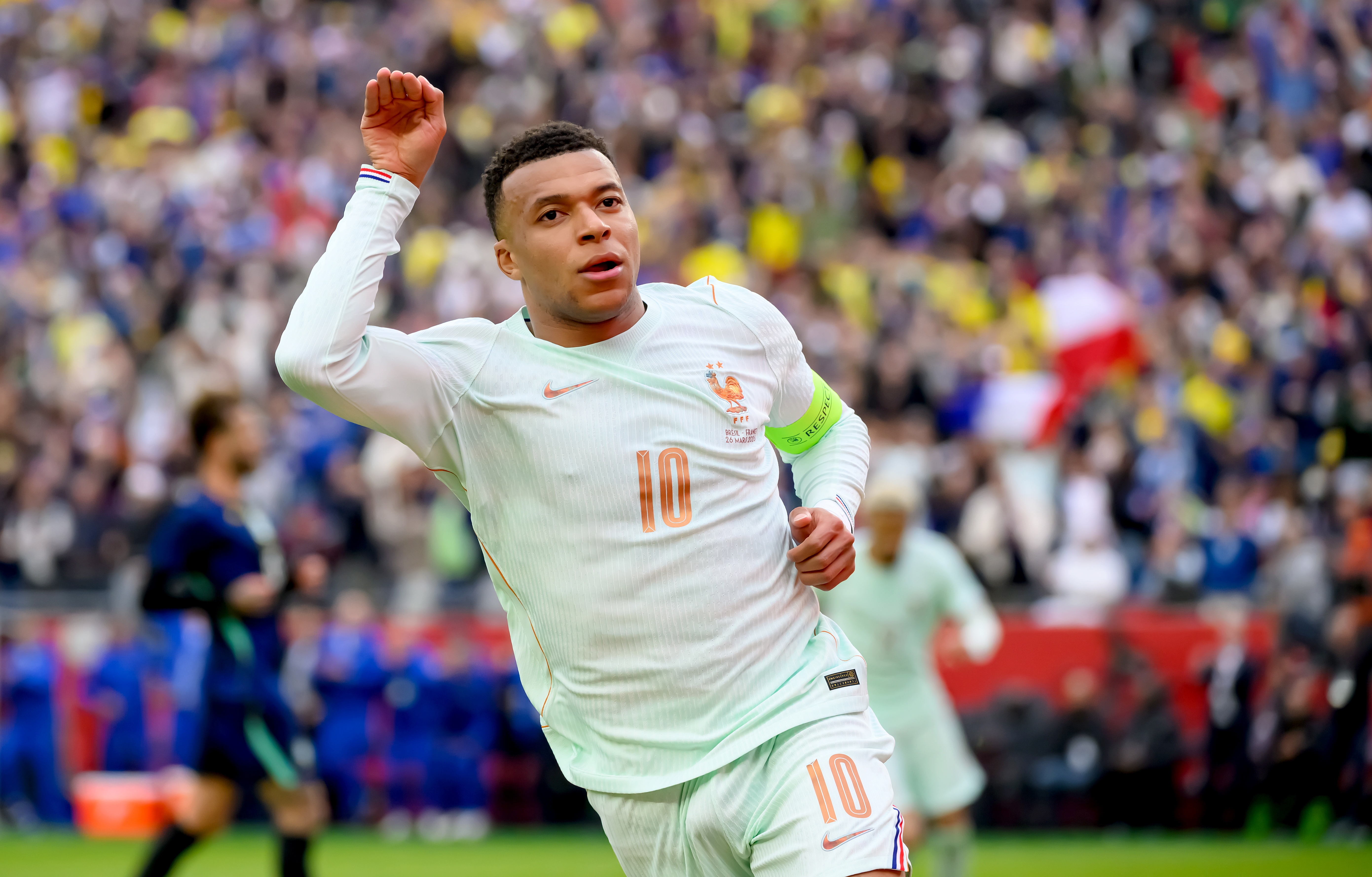 龙赛罗:姆巴佩看上去太冷静和循规蹈矩,皇马球迷不喜欢这类球员