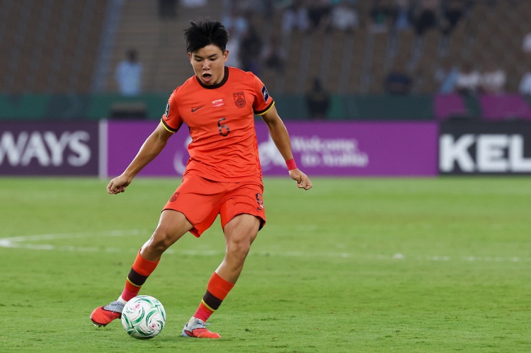 国足vs库拉索预计首发:U23国脚仅3人,吾米提江、王钰栋、徐彬