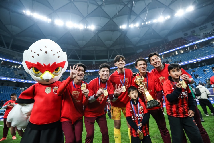 去年中超观赛人次达618.1万人次,门票收入达6.4亿元