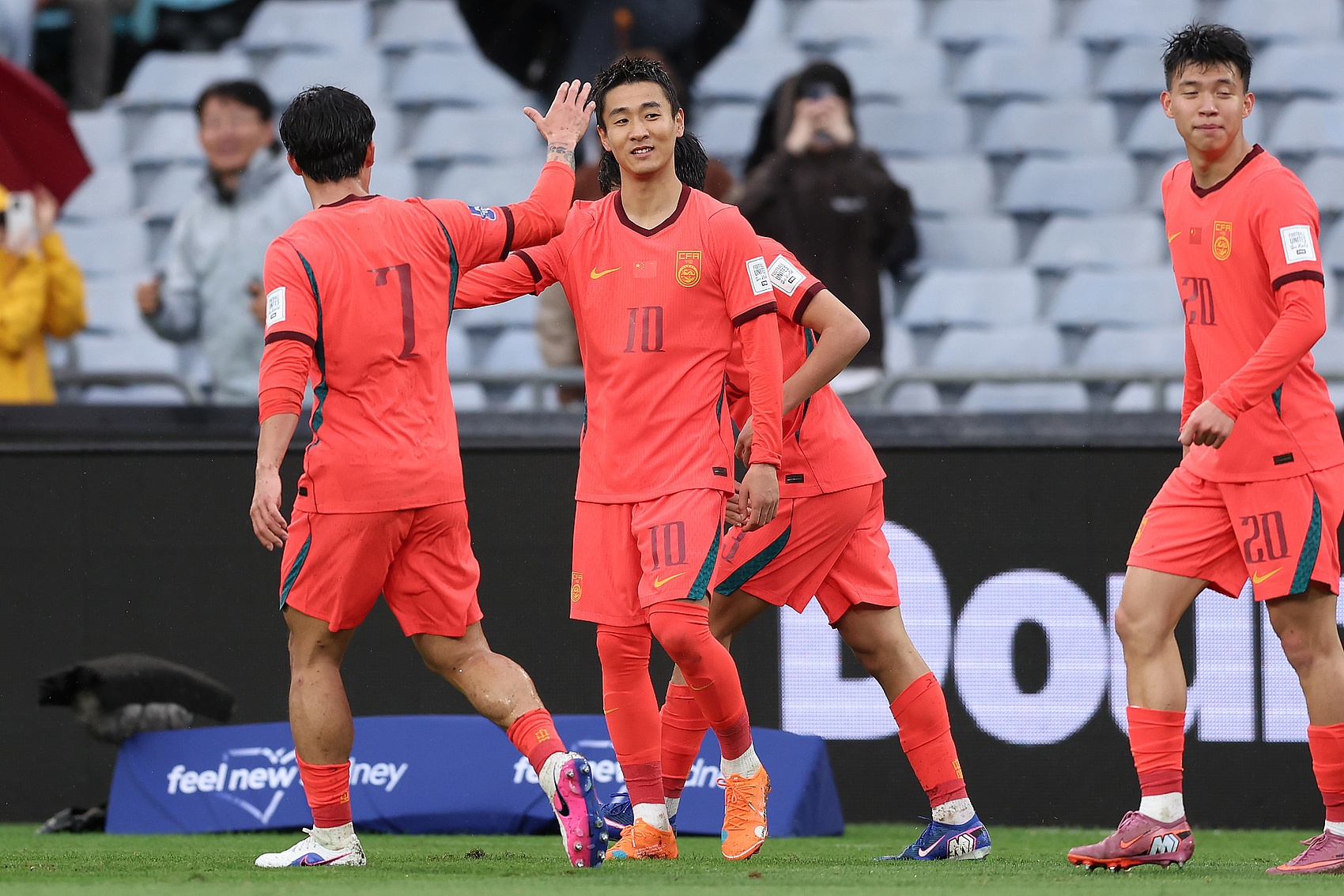 韦世豪:喀麦隆是非常强的球队,身体特别好,做好应对困难的准备