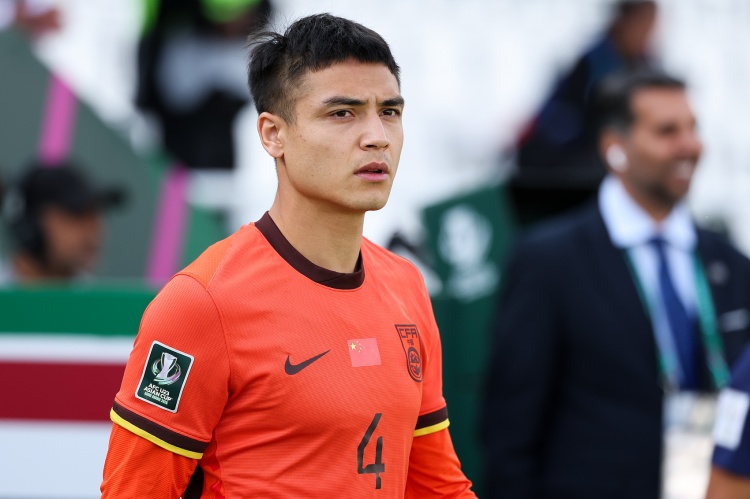 北青:若国足主打5后卫阵型,吾米提江、黄政宇可能增补中卫