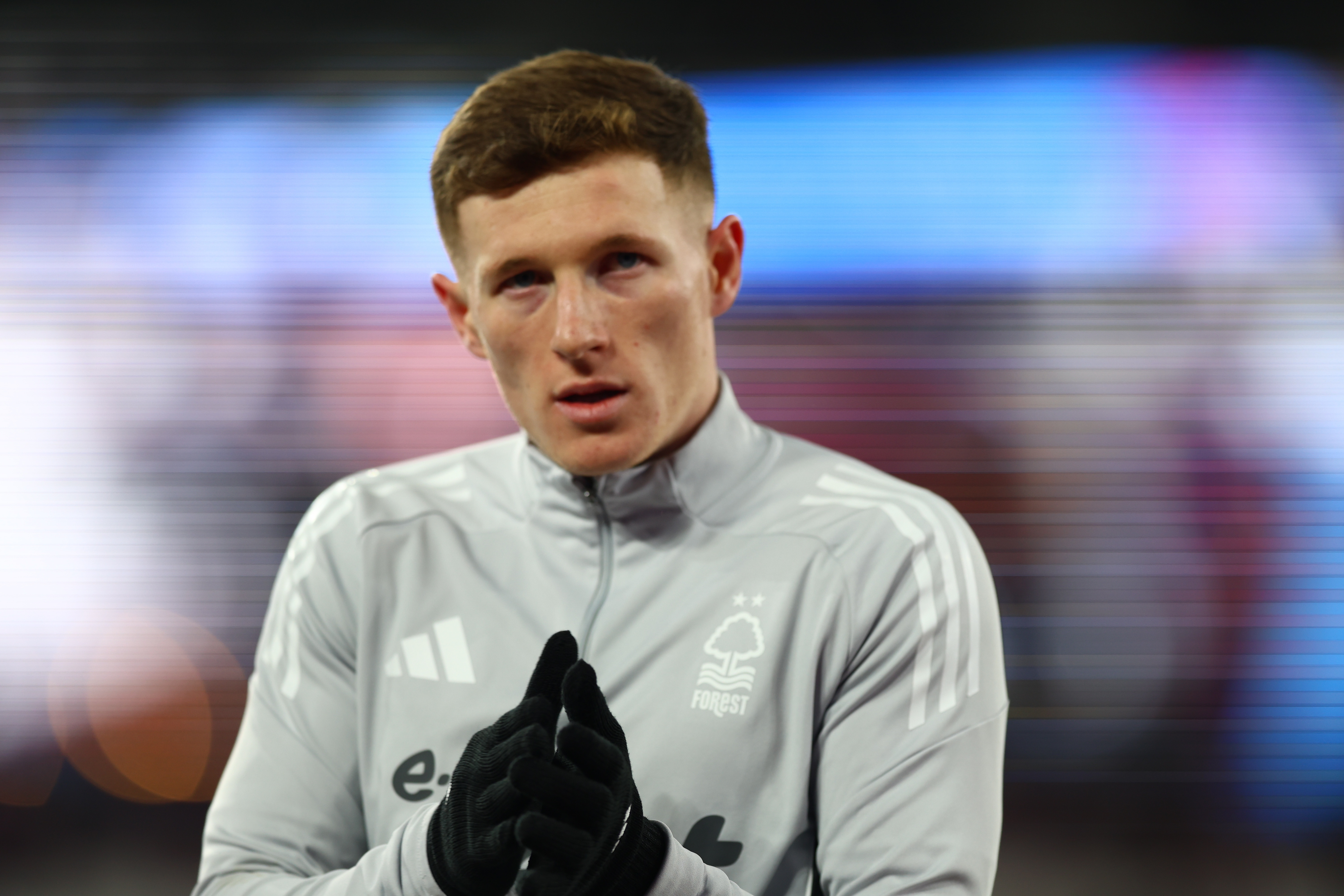 曼晚:安德森是曼联的理想目标,但曼城可能因罗德里离队加入竞争