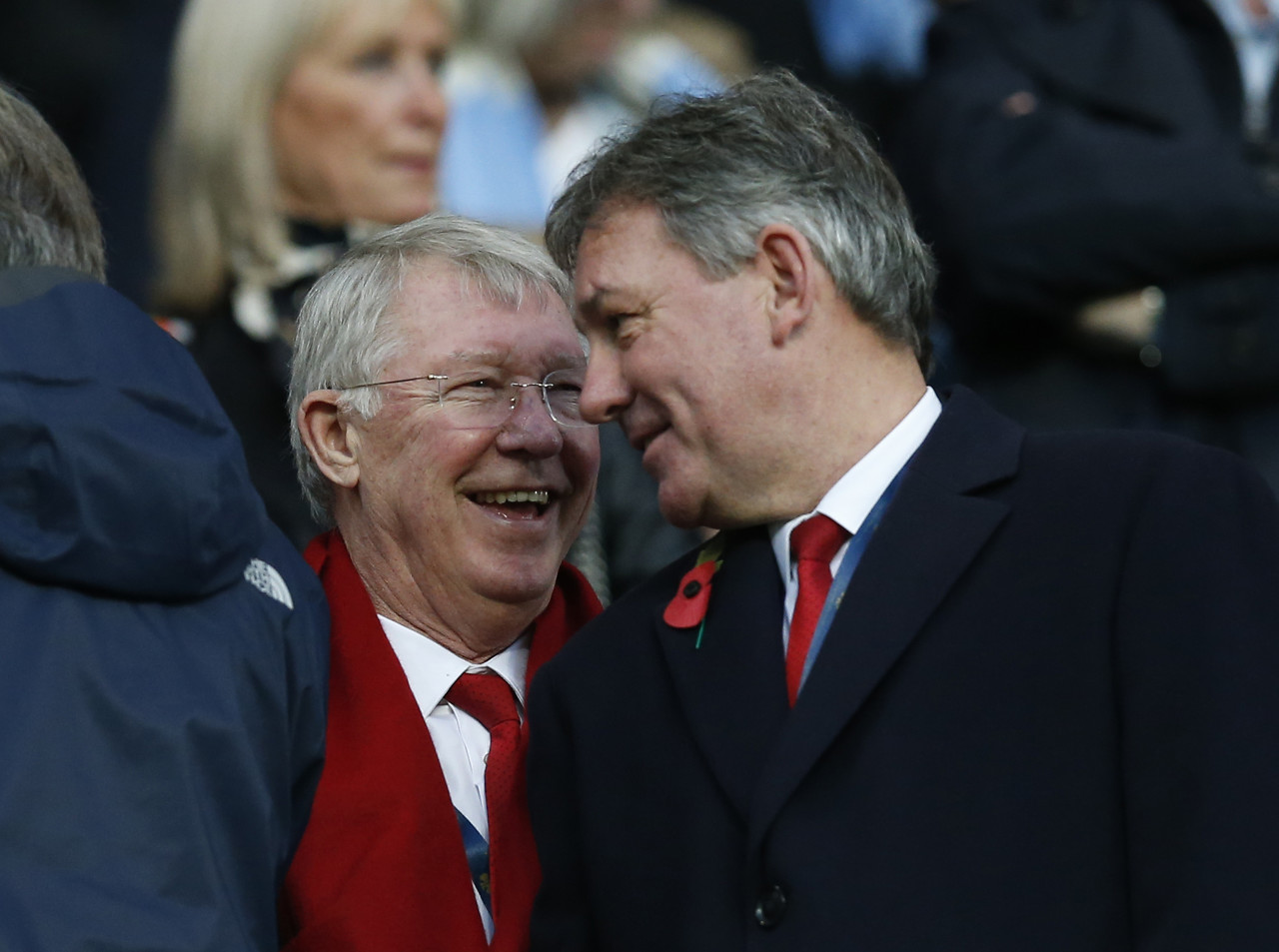 太阳报:曼联传奇罗布森成立财务机构,帮助球员避免被骗钱