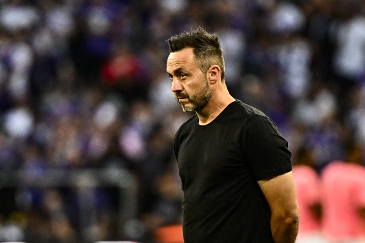 罗马诺：热刺继续与德泽尔比商谈执教事宜