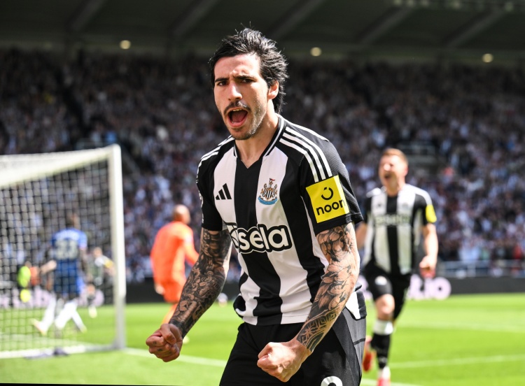 罗马诺：托纳利在曼联引援名单前列，球员对转会抱开放态度