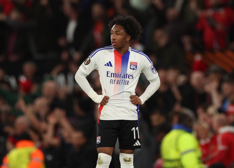 里昂官方：福法纳接受脚踝手术，取出去年10月植入的固定器械