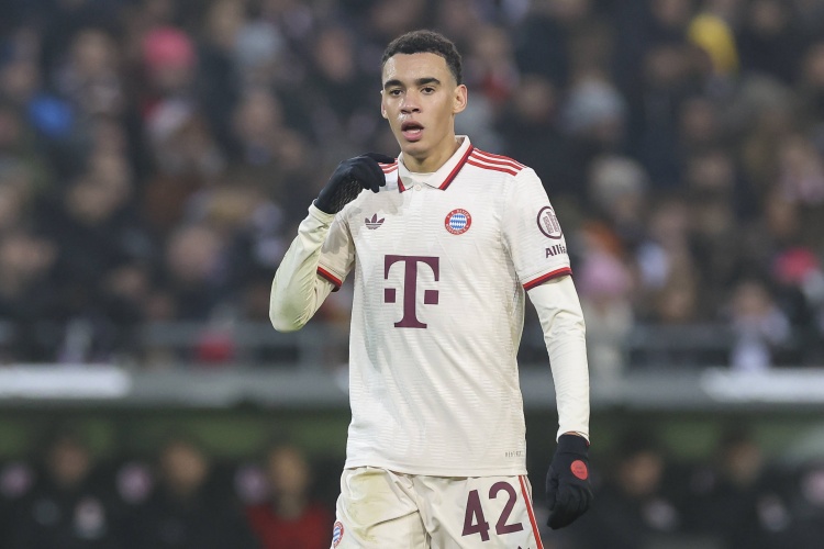 图片报：穆西亚拉、阿方索·戴维斯参加拜仁合练，预计近期复出