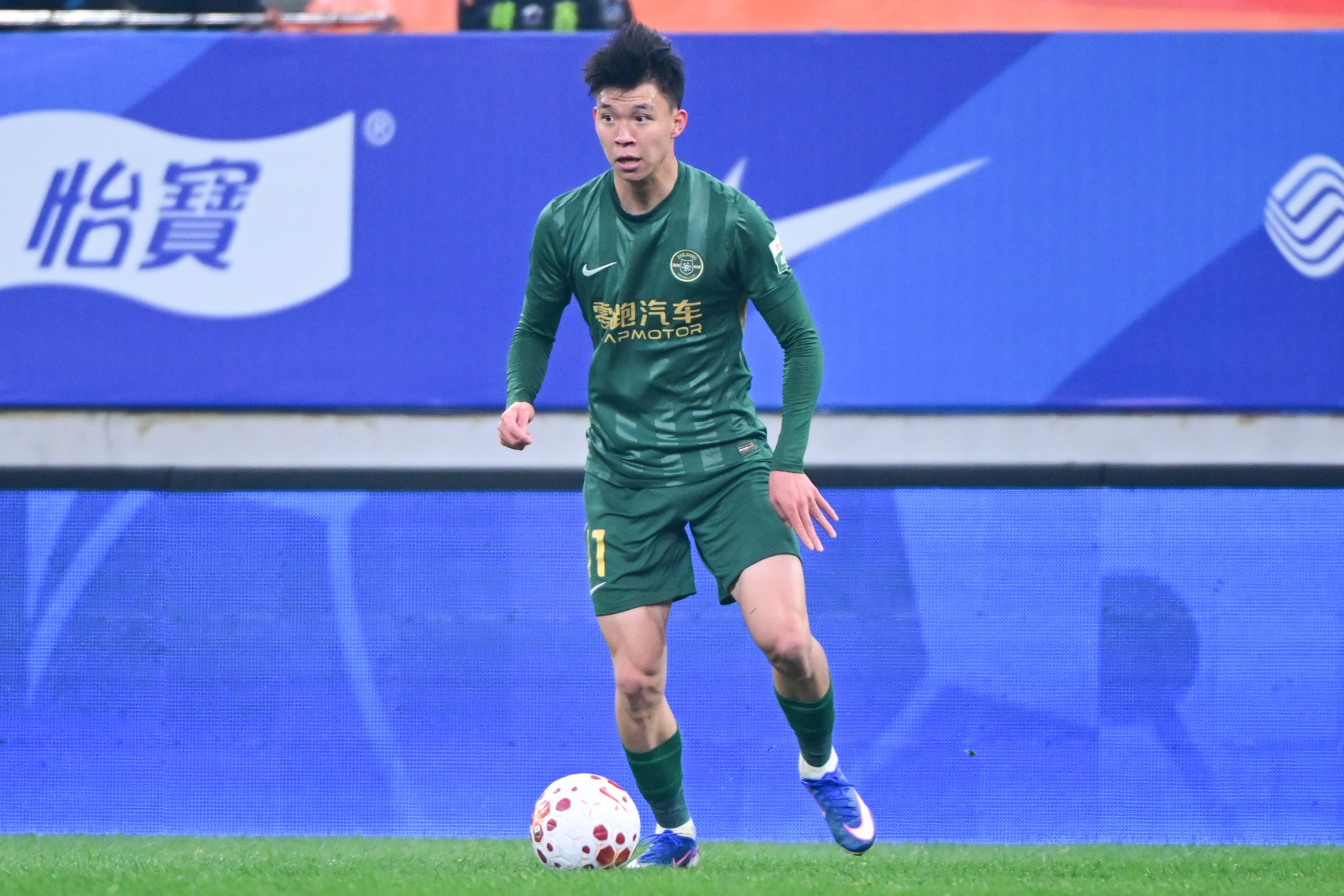 博主:经查询,王钰栋的名字在2024年成功注册了50多个品类的商标