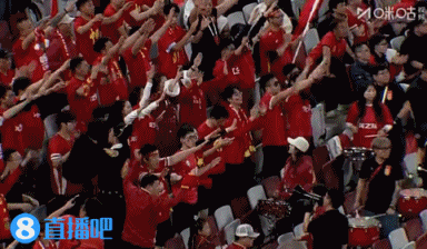 依木兰、李新翔替补上场，杜月徵、陈泽仕被换下