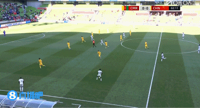 开幕雷击！第3分钟国足0-1落后喀麦隆，对手一脚直塞打穿防线