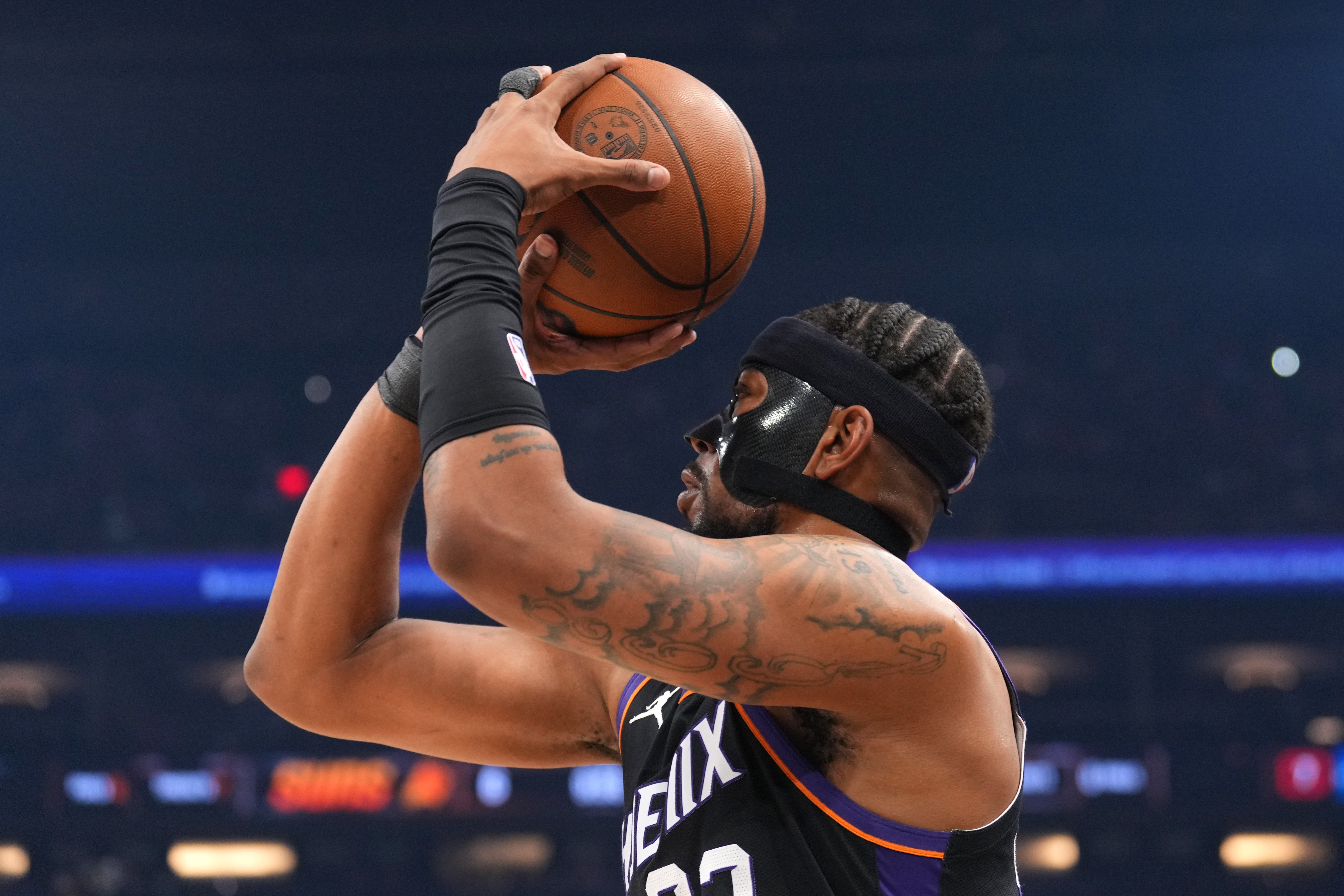 共61犯!古德温:比赛没那么大身体对抗 不至于吹这么多犯规