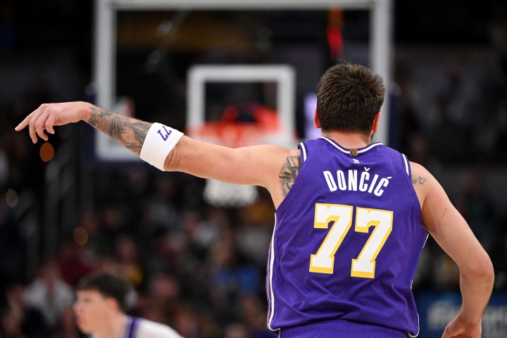 连续第3场40+&赛季第16场40+！东契奇爆砍42分5板12助2断0失误